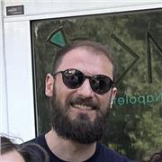 Insegnante di storia e italiano, lezioni per studenti di liceo, istituto tecnico e professionale